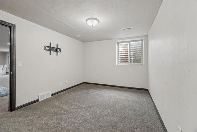 W5975 AUTUMN HILLS PARKWAY, Appleton, WI 54913