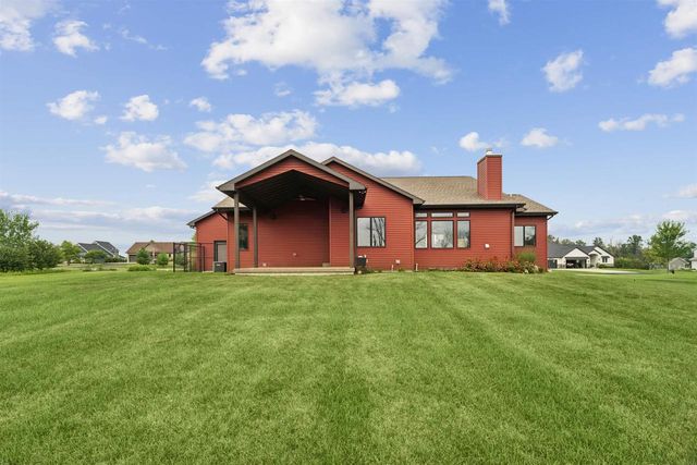 W5975 AUTUMN HILLS PARKWAY, Appleton, WI 54913