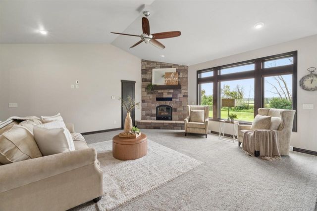 W5975 AUTUMN HILLS PARKWAY, Appleton, WI 54913