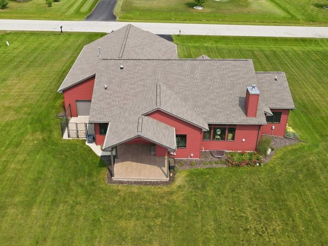 W5975 AUTUMN HILLS PARKWAY, Appleton, WI 54913