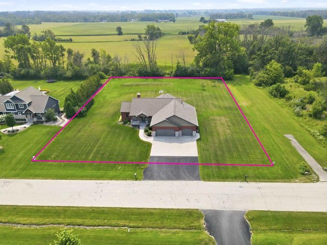 W5975 AUTUMN HILLS PARKWAY, Appleton, WI 54913