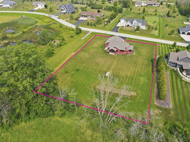 W5975 AUTUMN HILLS PARKWAY, Appleton, WI 54913