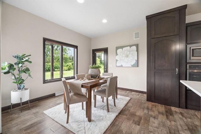 W5975 AUTUMN HILLS PARKWAY, Appleton, WI 54913