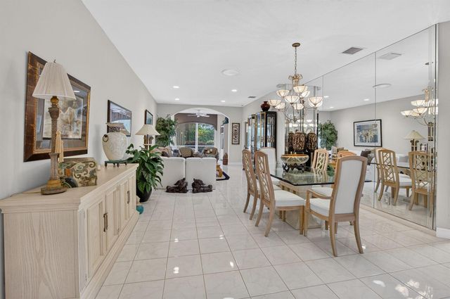 10632 Royal Caribbean Circle, Boynton Beach, FL 33437