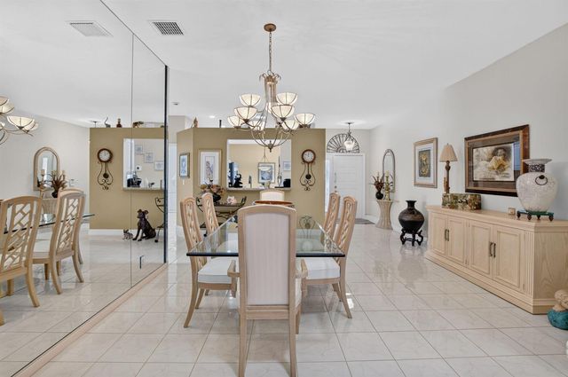 10632 Royal Caribbean Circle, Boynton Beach, FL 33437