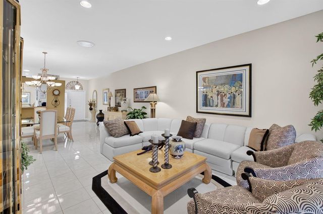 10632 Royal Caribbean Circle, Boynton Beach, FL 33437
