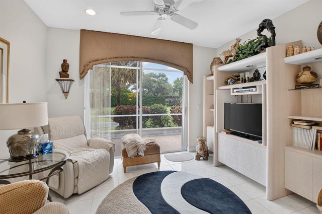 10632 Royal Caribbean Circle, Boynton Beach, FL 33437