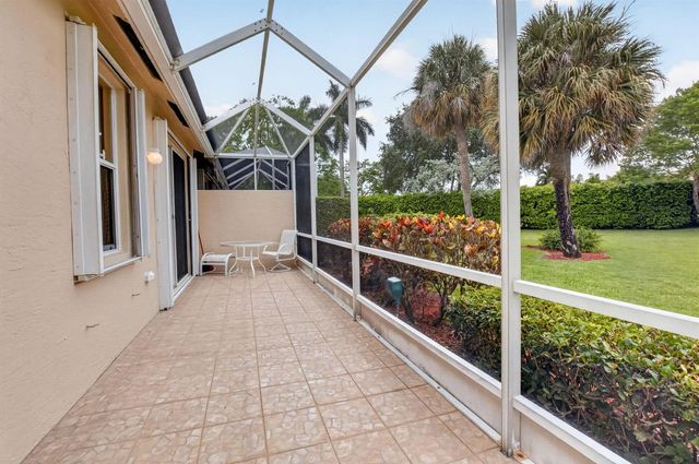 10632 Royal Caribbean Circle, Boynton Beach, FL 33437