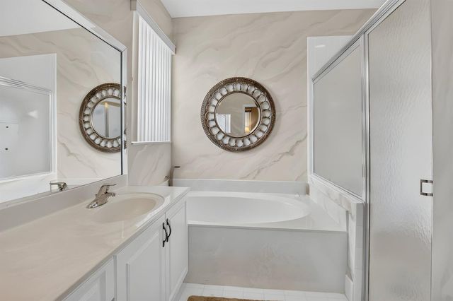 10632 Royal Caribbean Circle, Boynton Beach, FL 33437