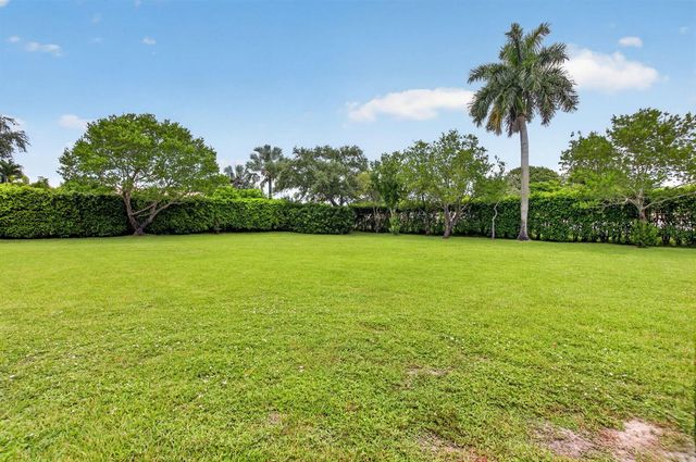 10632 Royal Caribbean Circle, Boynton Beach, FL 33437