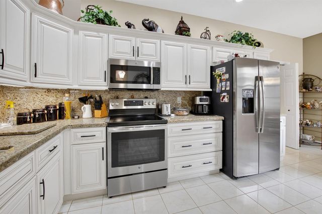 10632 Royal Caribbean Circle, Boynton Beach, FL 33437