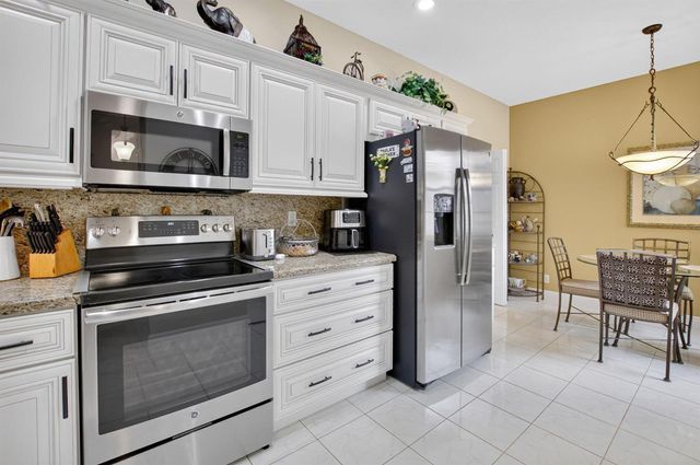 10632 Royal Caribbean Circle, Boynton Beach, FL 33437