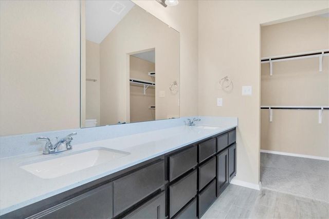 100 Four Star DR, Elgin, TX 78621
