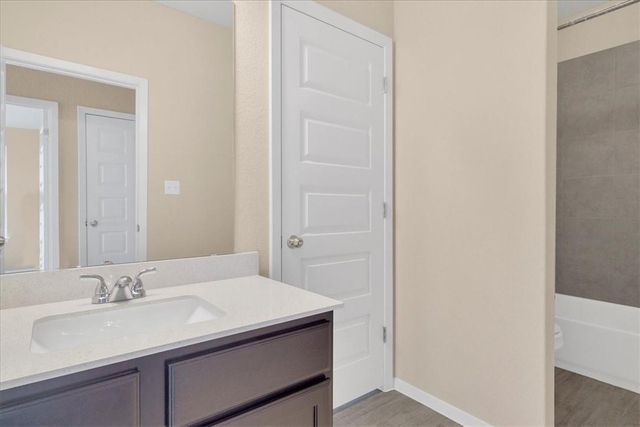 100 Four Star DR, Elgin, TX 78621