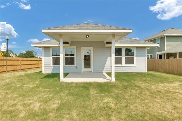 100 Four Star DR, Elgin, TX 78621