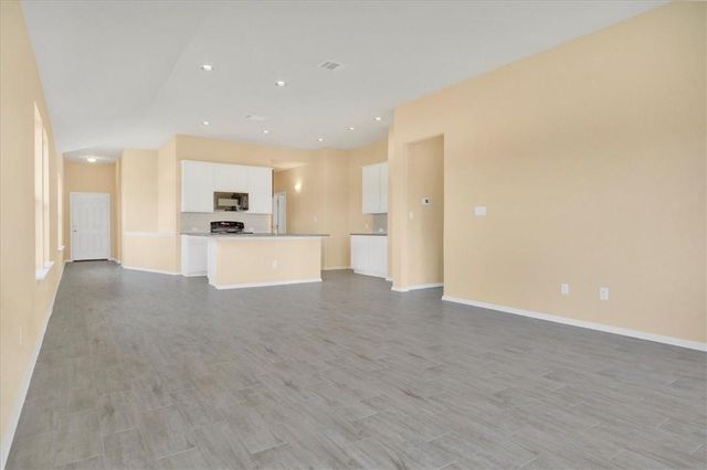 100 Four Star DR, Elgin, TX 78621