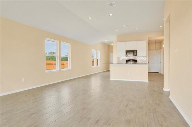 100 Four Star DR, Elgin, TX 78621