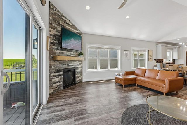 941 Rumley Run, Deforest, WI 53532
