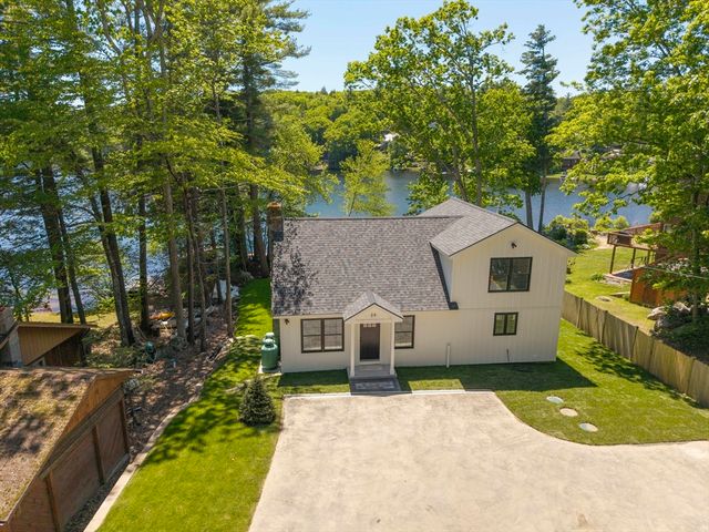 39 Lakeview Dr, Nottingham, NH 03290