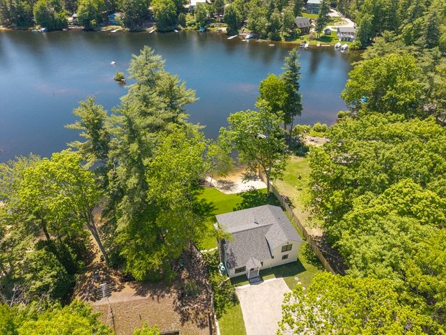 39 Lakeview Dr, Nottingham, NH 03290