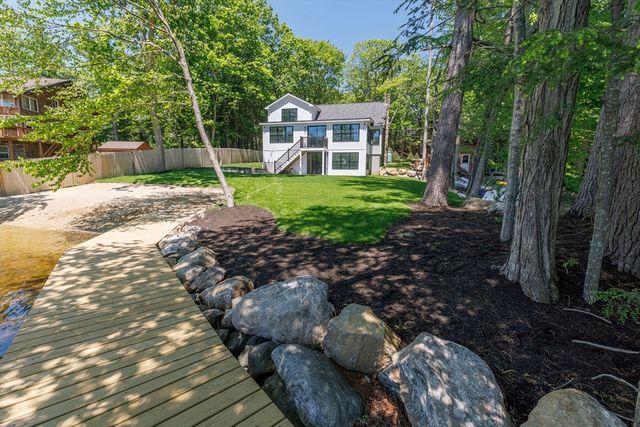 39 Lakeview Dr, Nottingham, NH 03290