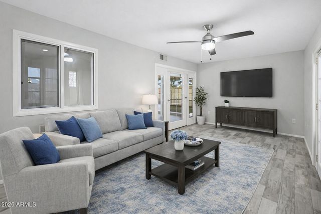 10030 W ROYAL OAK Road L, Sun City, AZ 85351