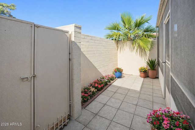 10030 W ROYAL OAK Road L, Sun City, AZ 85351