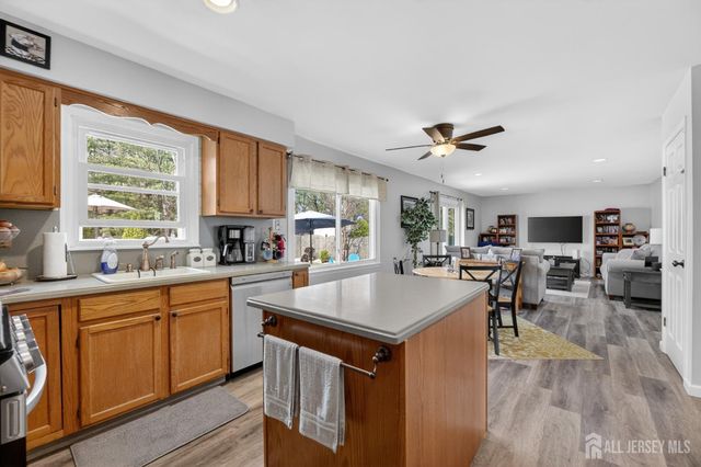 167 Syzmanski Drive, Spotswood, NJ 08884