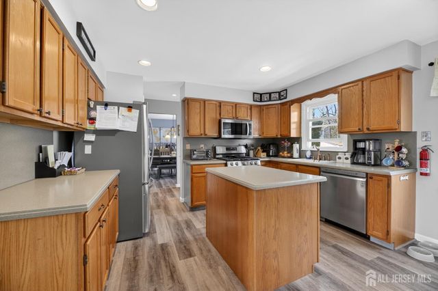 167 Syzmanski Drive, Spotswood, NJ 08884