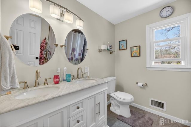 167 Syzmanski Drive, Spotswood, NJ 08884