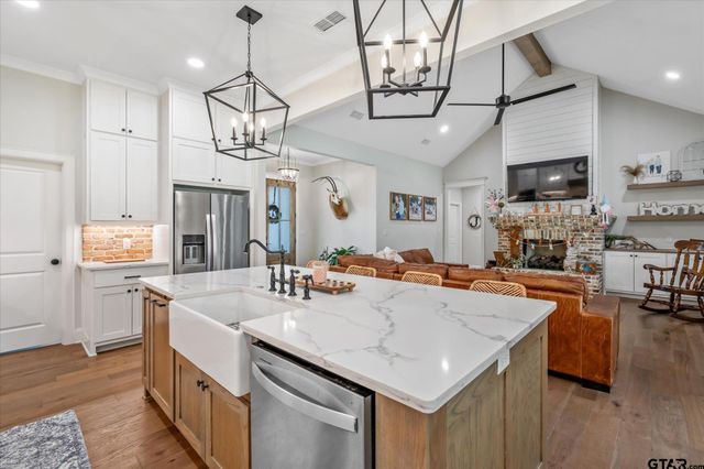 437 County Road 4914, Troup, TX 75789