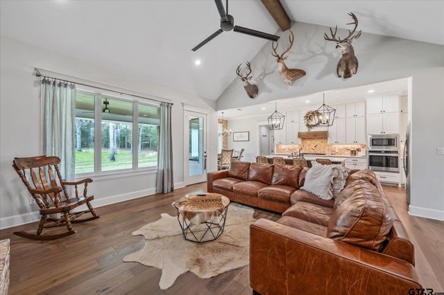 437 County Road 4914, Troup, TX 75789