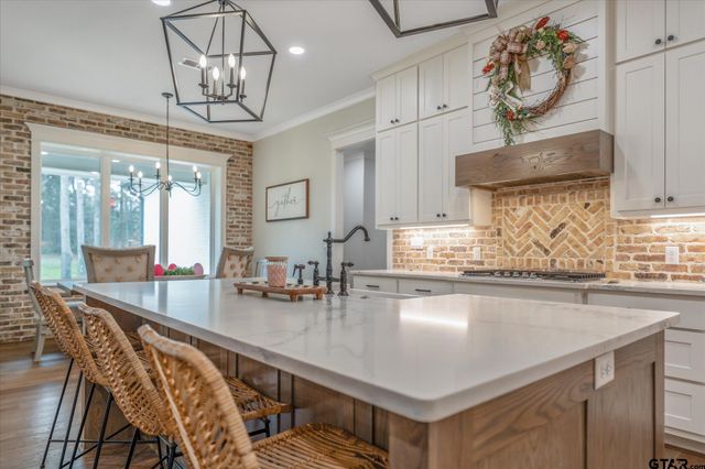 437 County Road 4914, Troup, TX 75789