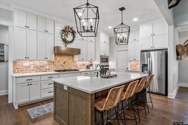 437 County Road 4914, Troup, TX 75789