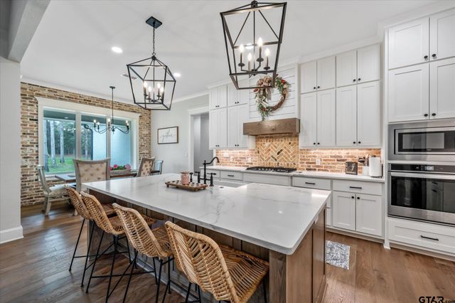 437 County Road 4914, Troup, TX 75789