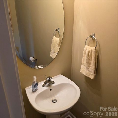 150 Clydesdale Court 6232, Matthews, NC 28104