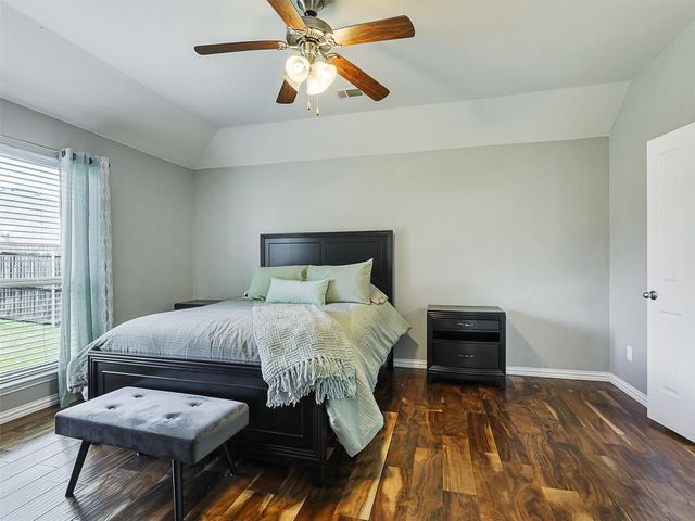 900 Silvermoon Drive, Little Elm, TX 75068