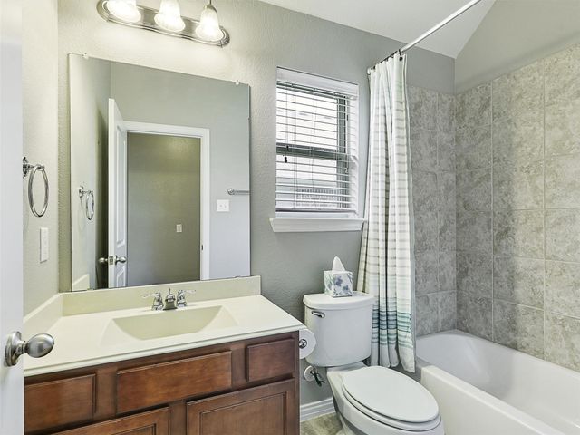 900 Silvermoon Drive, Little Elm, TX 75068