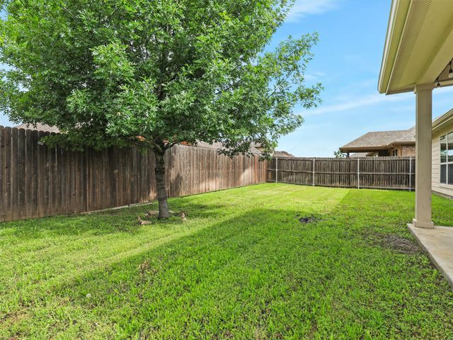 900 Silvermoon Drive, Little Elm, TX 75068