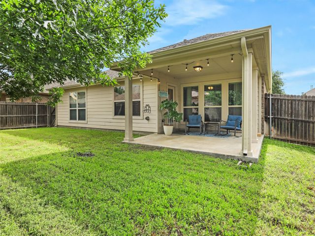 900 Silvermoon Drive, Little Elm, TX 75068