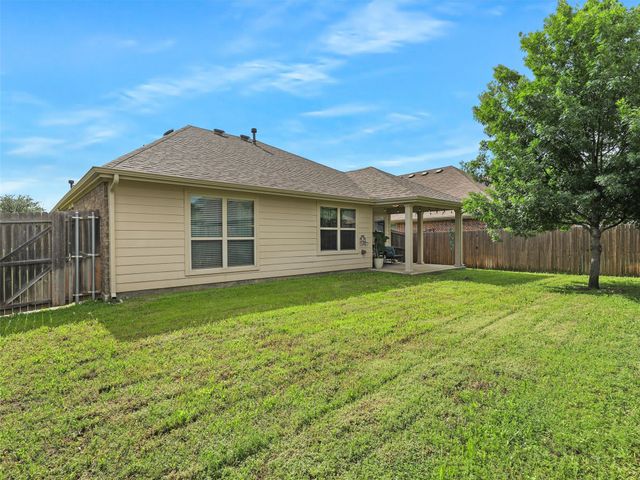 900 Silvermoon Drive, Little Elm, TX 75068