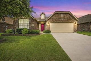 900 Silvermoon Drive, Little Elm, TX 75068