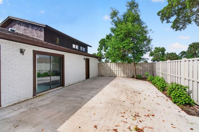 9844 Boca Gardens Circle N A, Boca Raton, FL 33496