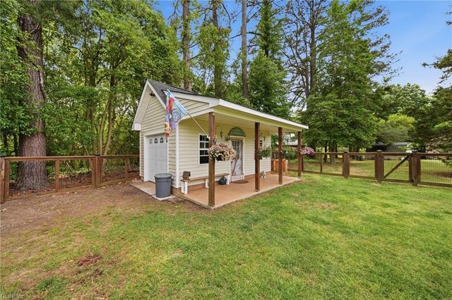 103 Ashley RD, Chesapeake, VA 23322