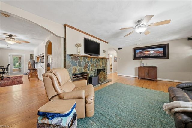 103 Ashley RD, Chesapeake, VA 23322