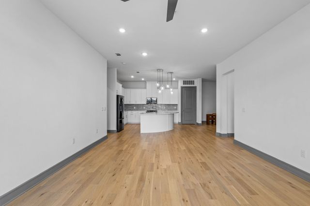 2700 Old Denton Road 2204, Carrollton, TX 75007