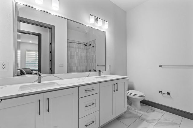 2700 Old Denton Road 2204, Carrollton, TX 75007