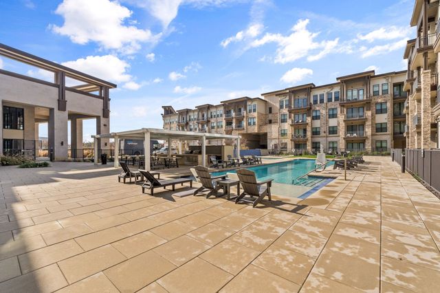 2700 Old Denton Road 2204, Carrollton, TX 75007