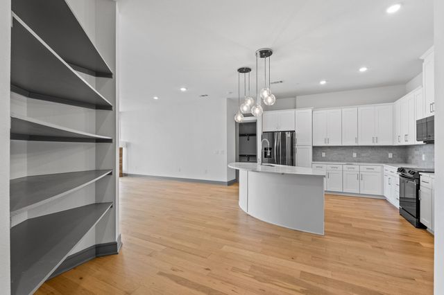 2700 Old Denton Road 2204, Carrollton, TX 75007