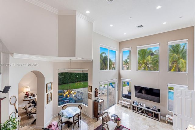 10221 Blue Palm Street, Plantation, FL 33324